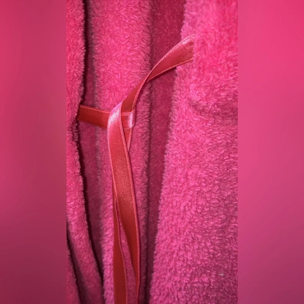 BATH & BODY WORKS PLUSH HOT PINK BELTED ROBE WITH POCKETS - Picture 5 of 6